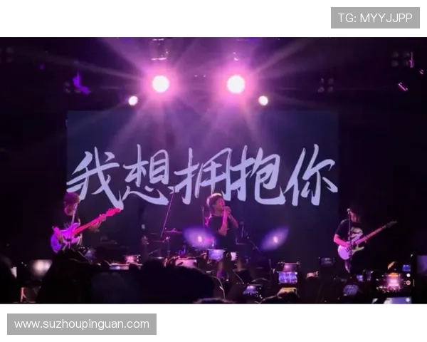 想要拥抱你：在喧嚣世界里，寻觅一份温暖的慰藉